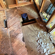 if-it-looks-like-water-damage-smells-like-water-damage-its-probably-water-damage 4